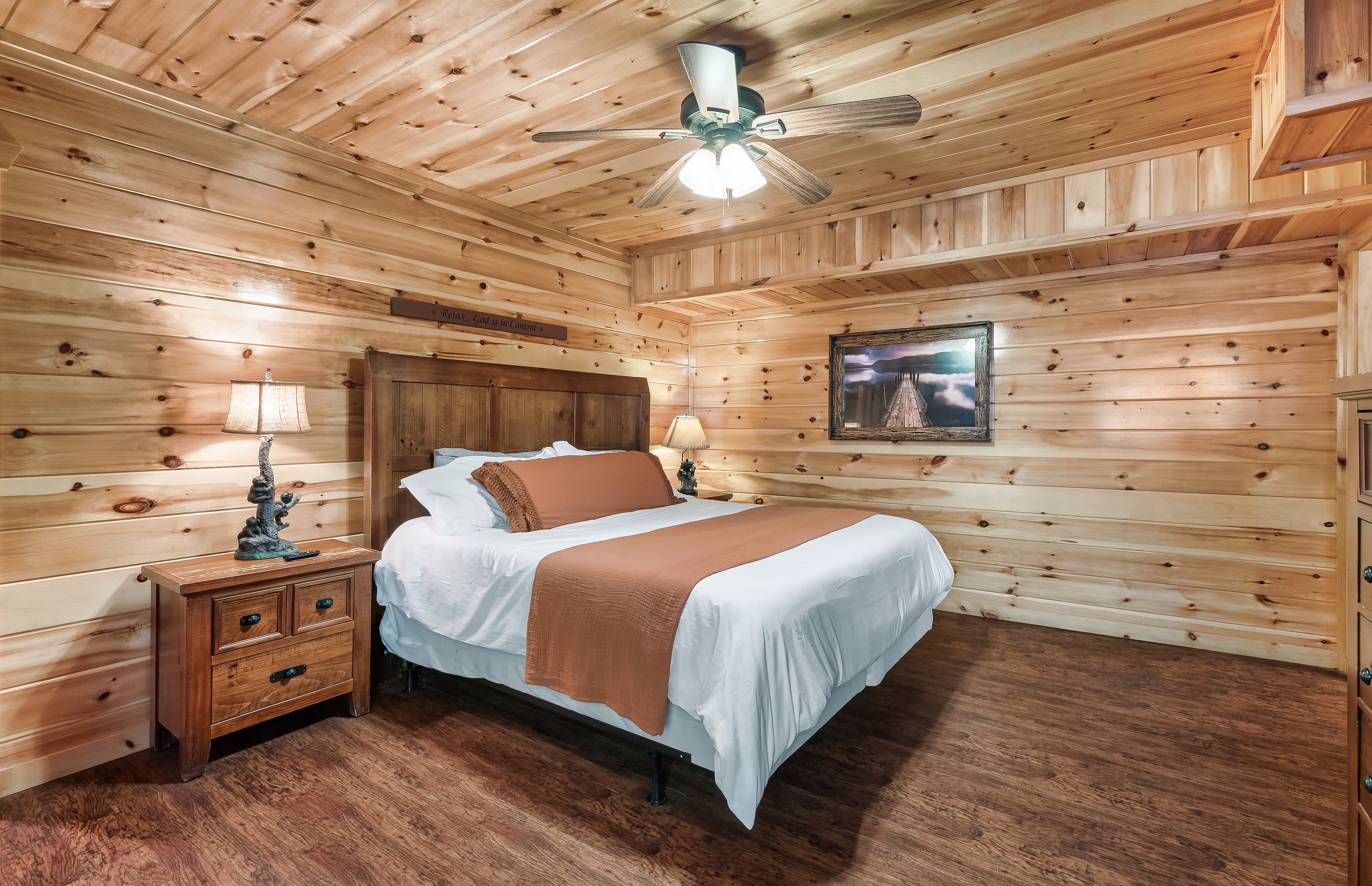 King bedroom with daybed upstairs