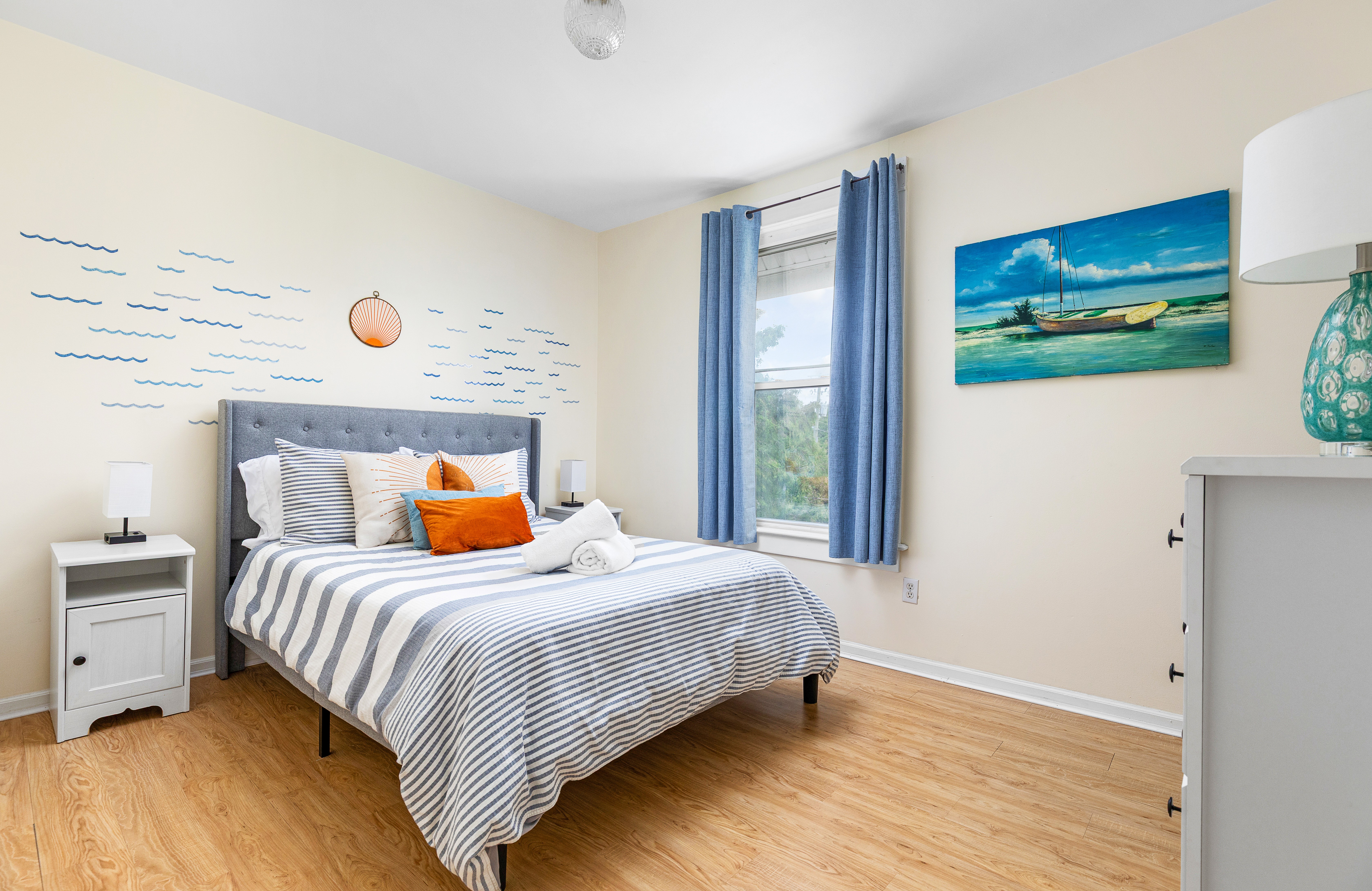 Queen Bedroom