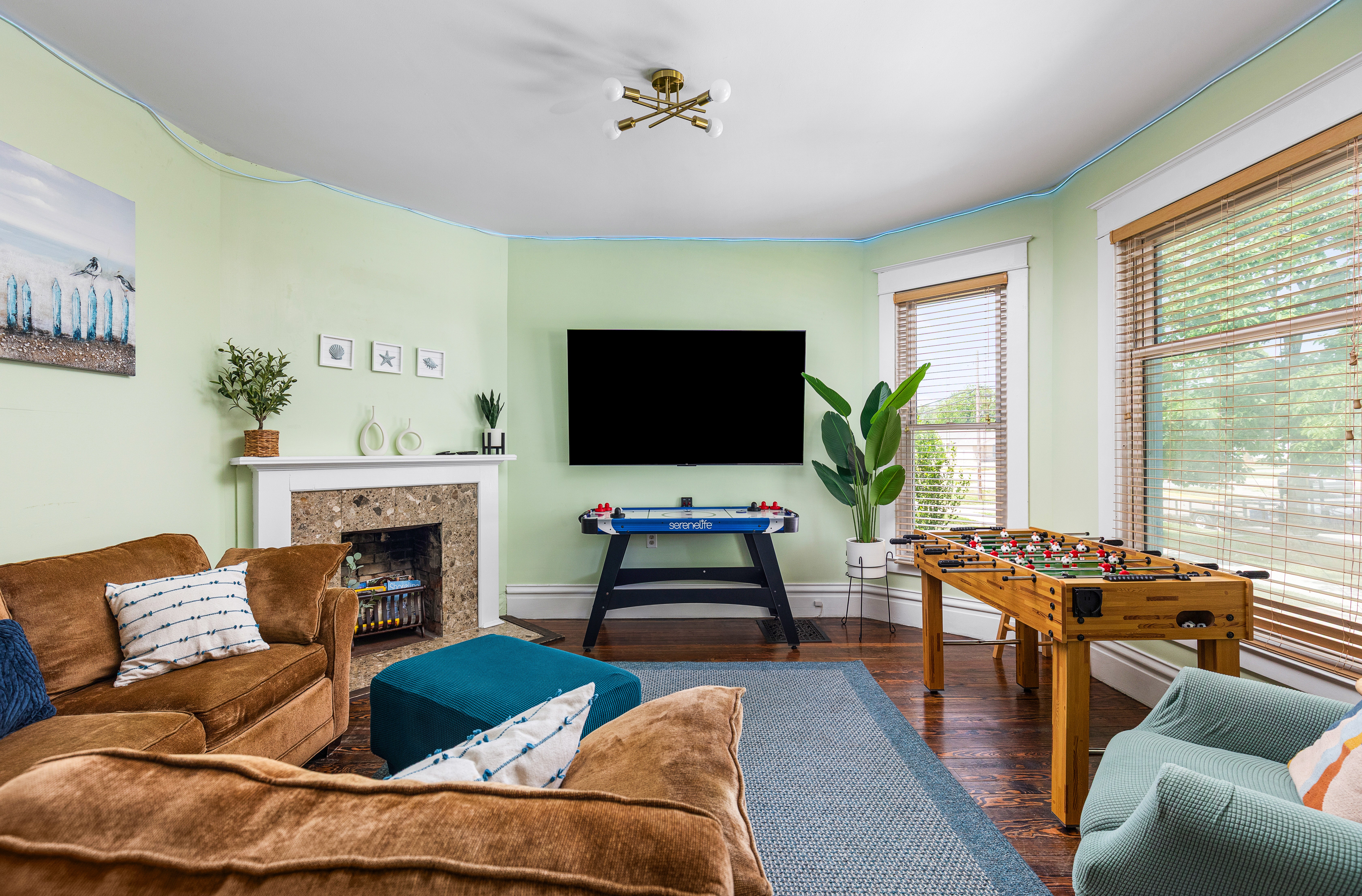 Second living room with TV